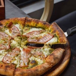 Pizza Pesto Bacon