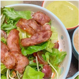 สลัดผักและผลไม้รวม+เบค่อนย่างไร้น้ำมัน