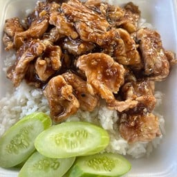 หมูกระเทียม