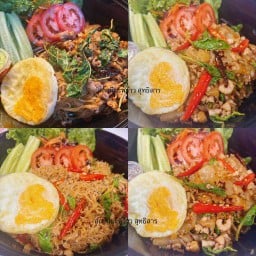 กะเพราเส้นหมูสับ100gชุดใหญ่+ไข่ดาวฉ่ำ(เลือกเส้นได้ตามชอบ)