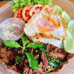 ข้าวกระเพราเนื้อ150gชุดใหญ่+ไข่ดาวกรอบ+พริกน้ำปลา(แยกข้าว)