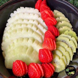 เมล่อนญี่ปุ่น+สตรอเบอร์รี่นอก100g+กีวี่เขียวนอก1(กล่อง2000ml)