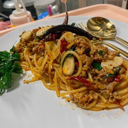 สปาเก็ตตี้เนื้อพริกแห้ง