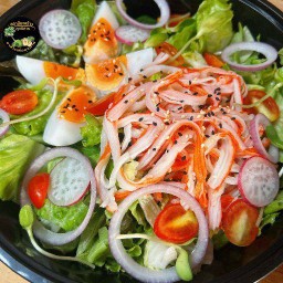สลัดปูอัด5ชิ้นฉีกเส้น+ไข่ต้ม1ฟอง รวมผักสลัดชุดใหญ่