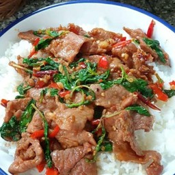 ข้าวกะเพราหมูหมัก