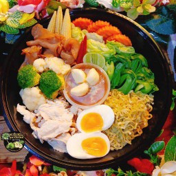 สุกี้แห้งคลีน อกไก่150gบะหมี่ผักและไข่ต้ม1ฟอง ชุดใหญ่