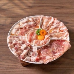 ชุดหมูหมู