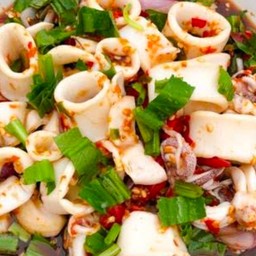 ยำปลาหมึก