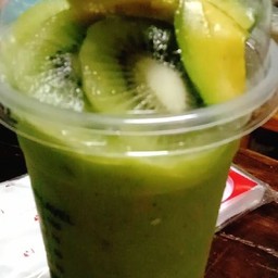อะโวคาโด้นอก+กี่วี่เขียว1+น้ำผึ้งปั่น(แก้ว22oz)