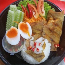 ข้าวปลาสลิดแกะ2-3ตัว(แล้วแต่ขนาด)+พริกน้ำปลา+ผักสด+ไข่ต้ม1ฟอง ชุดใหญ่