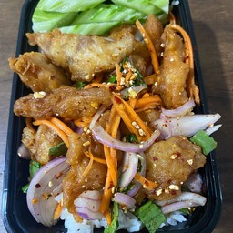 ข้าวยำไก่แซ่บ