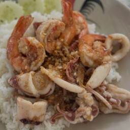 ราดหน้าหมูหมักนุ่ม