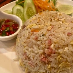 ข้าวผัดแหนม