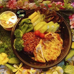 ข้าวไรซ์เบอร์รี่หน้าอกไก่ย่าง150g+อะโวคาโด้ รวมผักลวกตามฤดูกาล