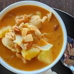 มัสมั่นไก่ + ข้าว