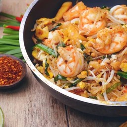 ผัดไทยกุ้งสด