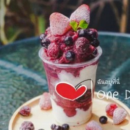 มิ๊กเบอรี่โยเกิร์ตรสธรรมชาติแก้ว22ออนท์