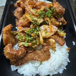 ข้าวยำหมูแซ่บบบ