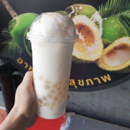 มะพร้าวปั่นนมสด ท็อปปิ้งเมล็ดสาคู แก้ว22ออนซ์