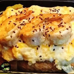 โทสต์ปังนุ่มอะโวคาโด้บด+ไข่ขยี้+กุ้งย่างเนยหอม3ตัวจัมโบ้
