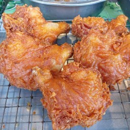 ร้านเจ้หมอไก่ทอดทรงเครื่อง