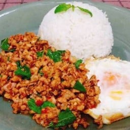 กะเพราล้วนล้วน ลำลูกกา