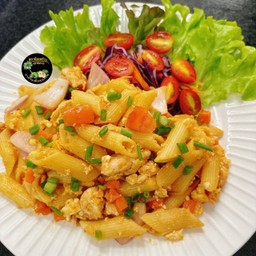 มักกะโรนีผัดไข่2ฟอง+อกไก่100g
