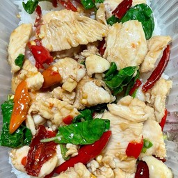 กะเพราไก่(ราดข้าว)