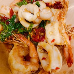 กะเพรากุ้ง+หมึก