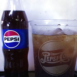 เป๊ปซี่ ขนาด345ml.แก้วพร้อมน้ำแข็ง