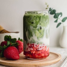 สตรอว์เบอร์รี่มิลค์กรีนที