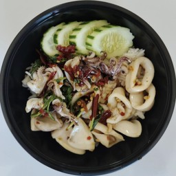 กระเพราปลาหมึก