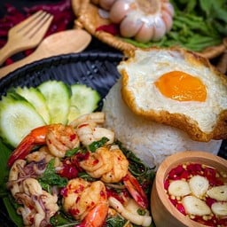 กะเพราทะเล ฟรี ไข่ดาว