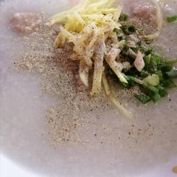 โจ๊กหมูล้วน