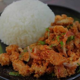 ข้าวน้ำตกหมูทอด