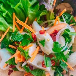 ยำลูกชิ้นปลา