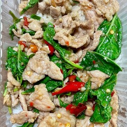 กะเพราหมูชิ้น(ราดข้าว)