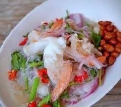 ยำวุ้นเส้นทะเล (Spicy glass noodle and seafood salad)