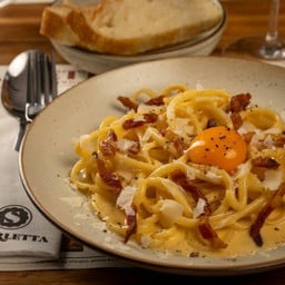 BUCATINI CARBONARA