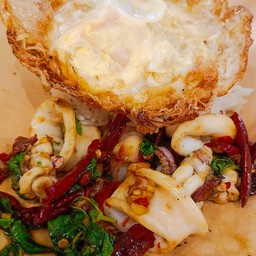 กะเพราปลาหมึก