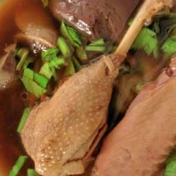 ก๋วยเตี๋ยวเป็ดพะโล้(รวม) 什锦鸭卤汤面