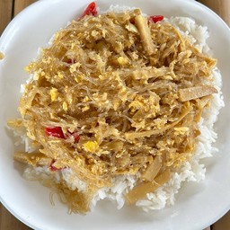 ผัดหน่อไม้วุ้นเส้นใส่ไข่