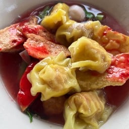 เกี๊ยวห่อหมูโฟทรงเครื่อง