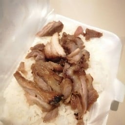 คอหมูย่างหน้าวิลล่า