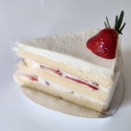 สตอเบอร์รี่ช็อตเค้ก