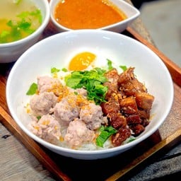 ข้าวต้มแห้งหมูบะช่อ + ไข่ออนเซ็น