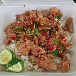 ข้าวหอมกะเพราหมูชิ้น