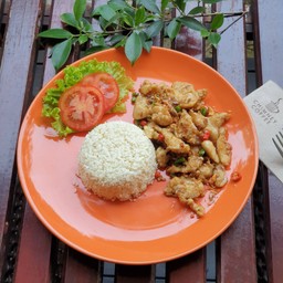 ผัดพริกขี้หนูราดข้าว