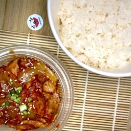 [อร่อยซ่ากับโค้ก] ข้าวหน้าหมูผัดกิมจิ +  โค้ก ออริจินัล (กระป๋อง)