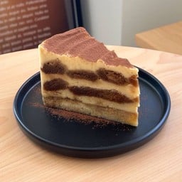 Tiramisu Cake